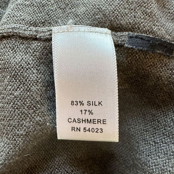 Banana Republic Men’s Silk Cashmere V-Neck Sweater Gray M Soft Lightweight Knit - Picture 6 of 6